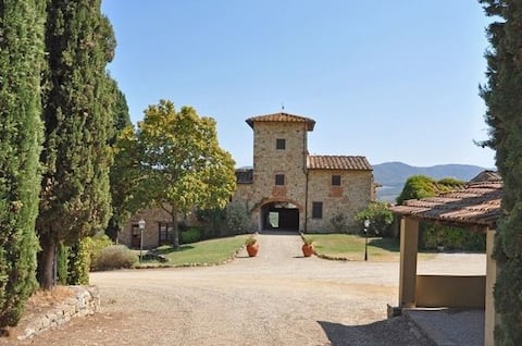 Proprietà Airbnb di successo: Apartment in the Chianti Vineyards a San Casciano In Val Di Pesa