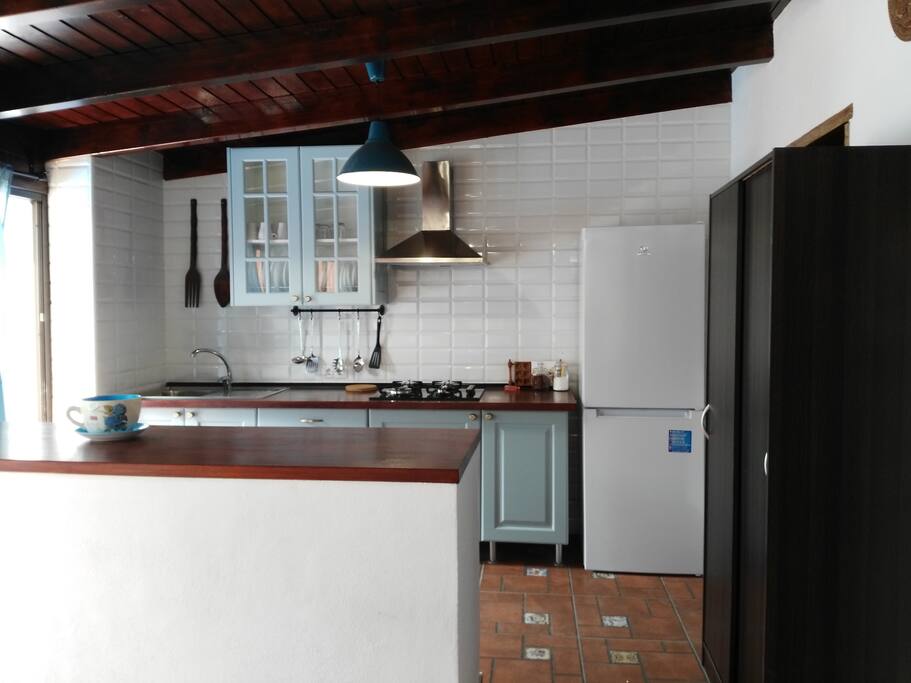 COCINA CON BARRA