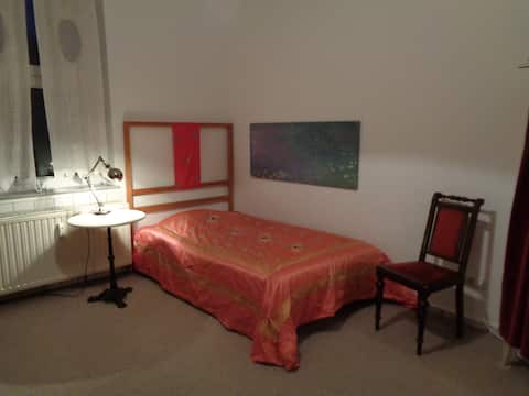 Schönes großes Zimmer mit eig. Bad in Witten-City