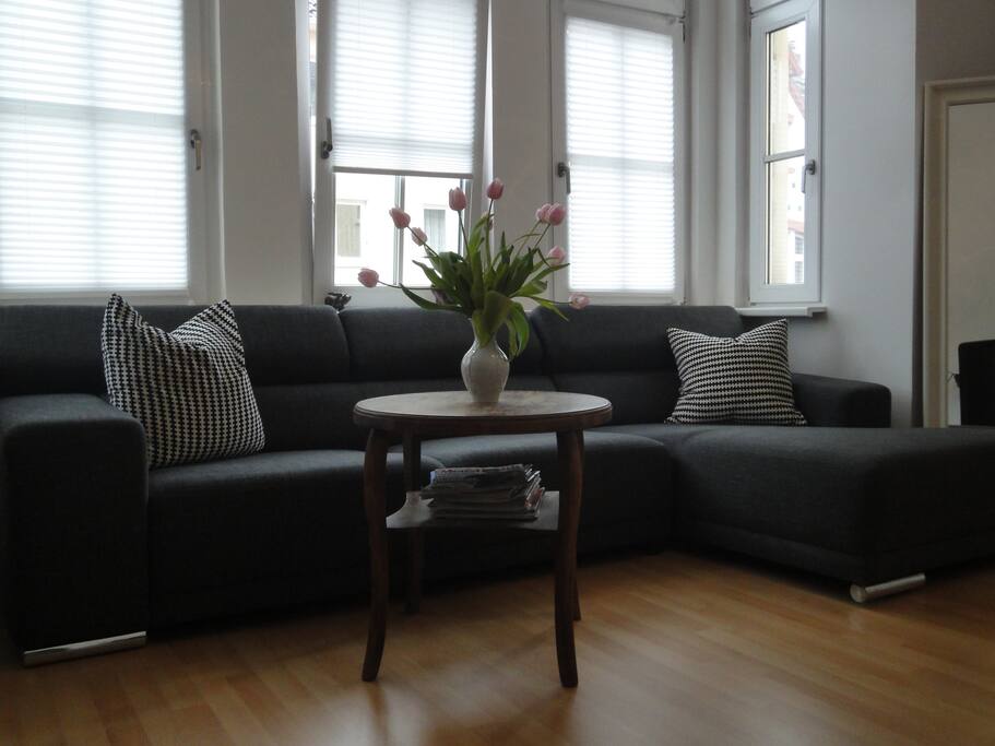Living Room - Design Couch - Flowers