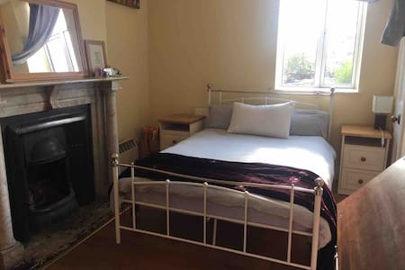 Steps to City Centre