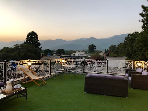 Rooftop Studio F-6, Secure with Private access