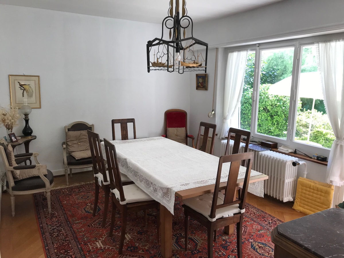 Top Airbnb: Geneva Center Villa Garden & Parking in Eaux Vives