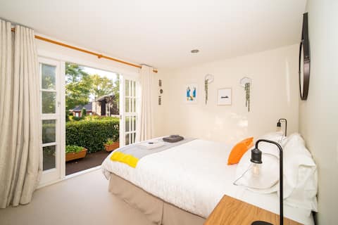Quiet and Fresh Private Space in Epsom