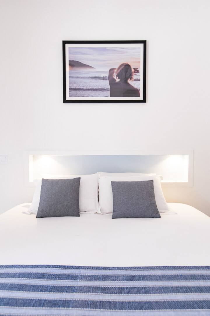 Flow Villa: Six Surf Spots a Five Minute Walk