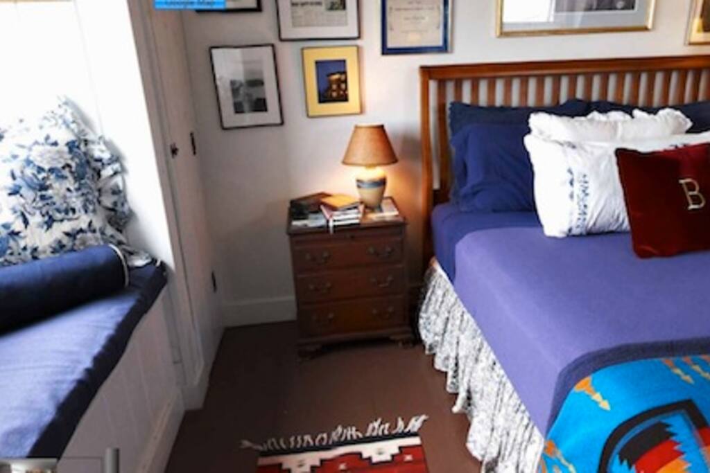 West room: Window seat with views to ocean.
