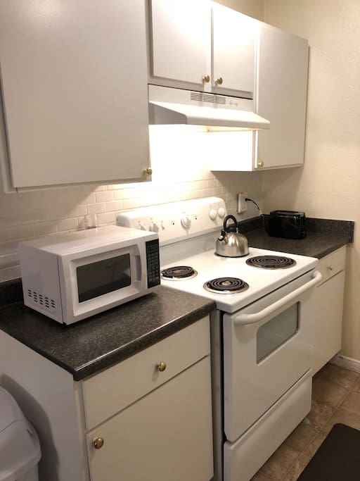 Full kitchen