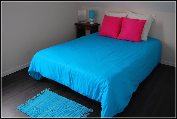 Cómoda cama de 140, con un gran armario.
