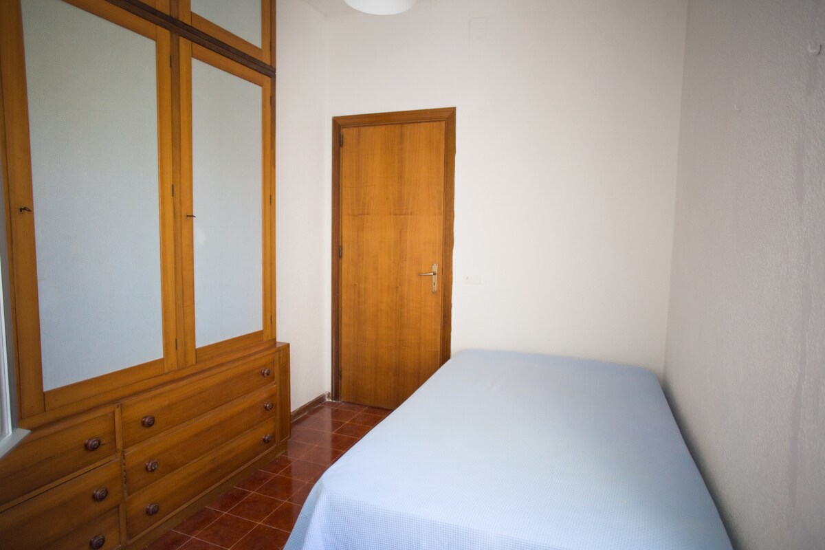 ห้องนอนที่สี่ (เตียงคู่ขนาดเล็ก)