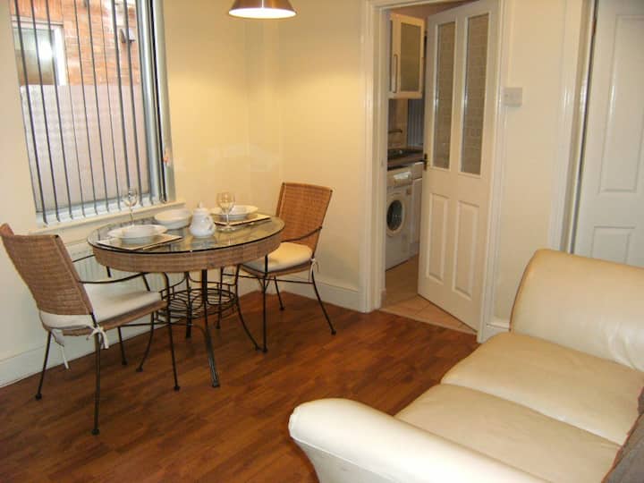 Apartment - Great Location