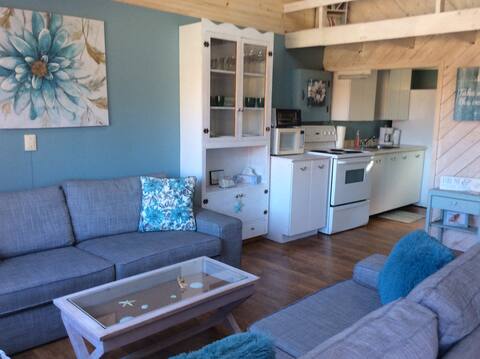 Leah's Beach Haven ~ Ocean View Cottage