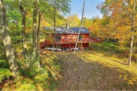 Lake house with personal beach on Webster Lake