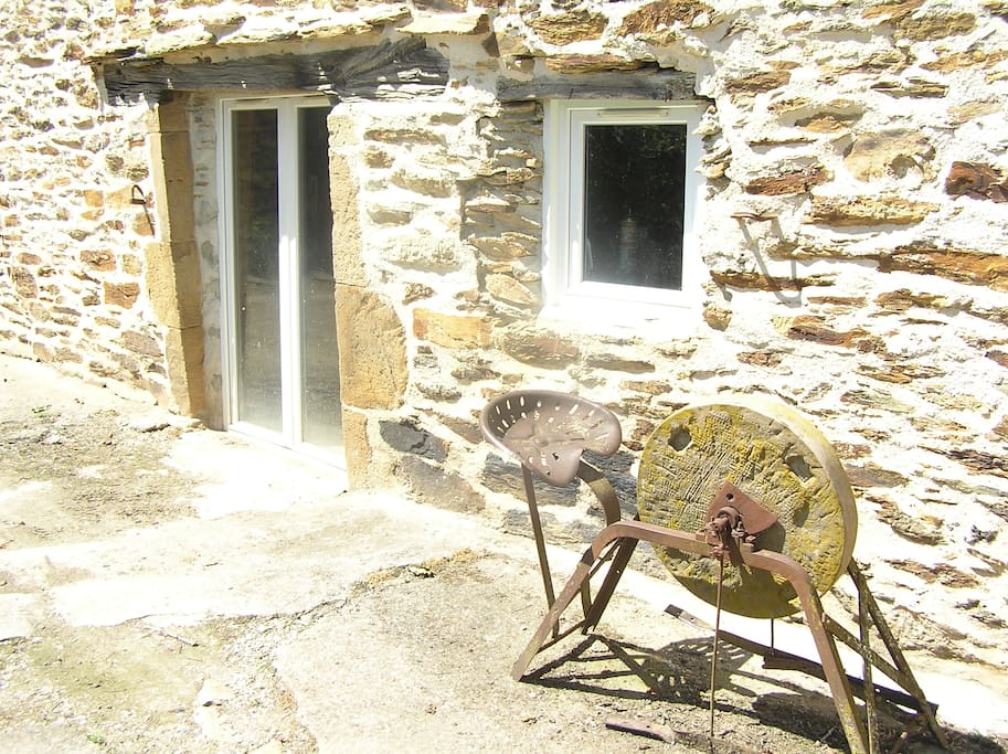 Old Knife Grinder