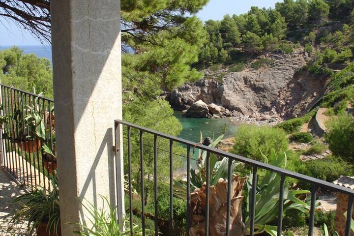 Cozy Villa “Es Secret”, one minute from the sea gallery image 4