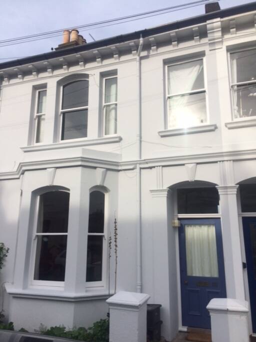 Victorian Terrace in quiet no through road
