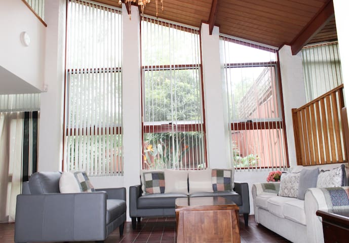 European country style family house with 4BD,4Bath