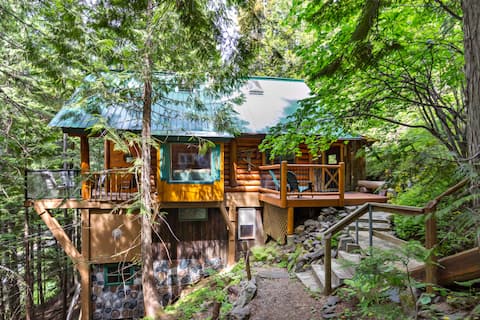 Private Mountainside Log Cabin, 10mins from Nelson