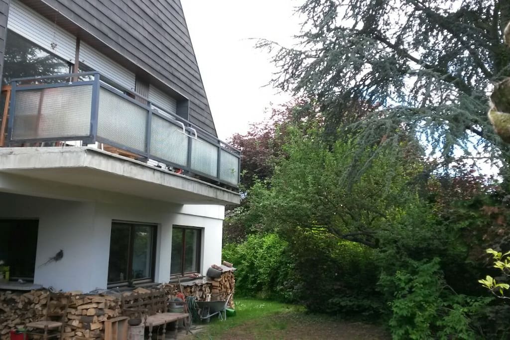 Rückansicht mit Eurem Balkon