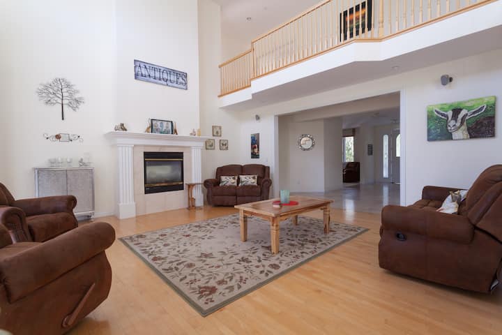 Tranquil 5 Acre Ranch Style Retreat - Pismo Beach, CA