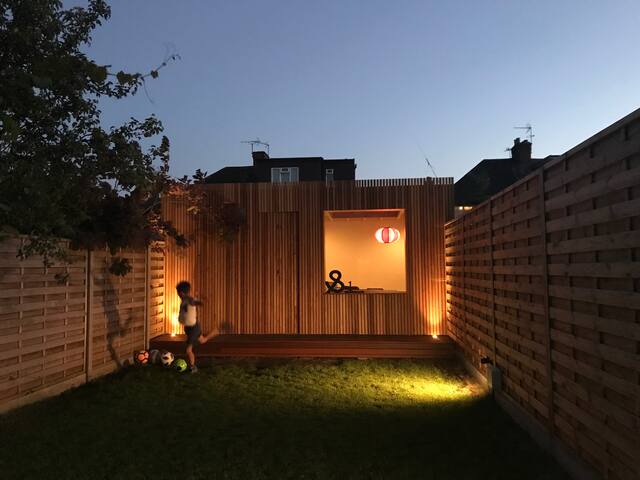 LUX VIC HOUSE garden & cine 230 gallery image 4