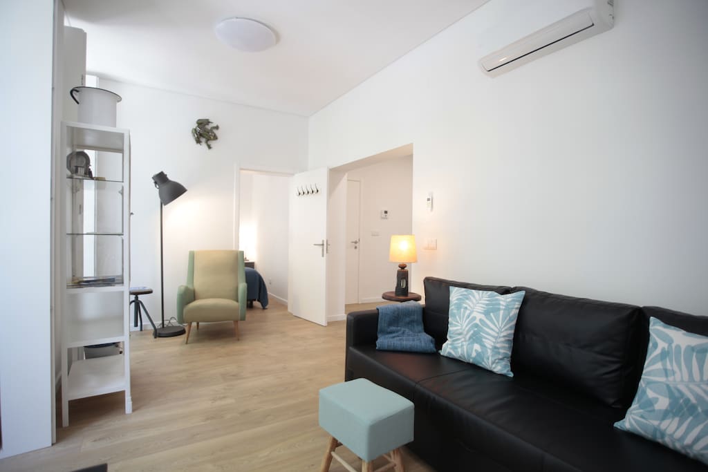 living and dining room (sofá bed)