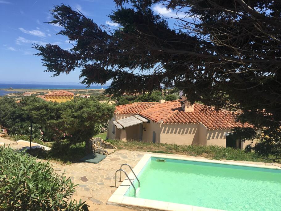 Esterno e piscina