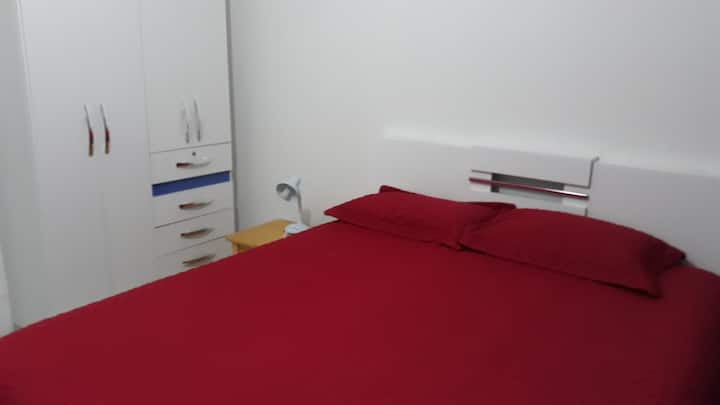 الغرفة 2 - مروحة تيتو بسرير كبير