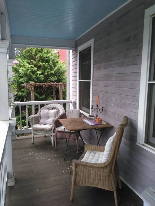 Awesome front porch!