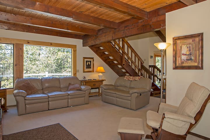 3b+loft Home W/3 Decks And Hot Tub - South Lake Tahoe, CA