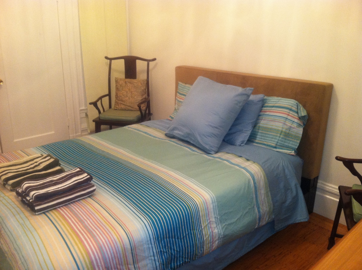 Segundo dormitorio (cama tamaño queen)