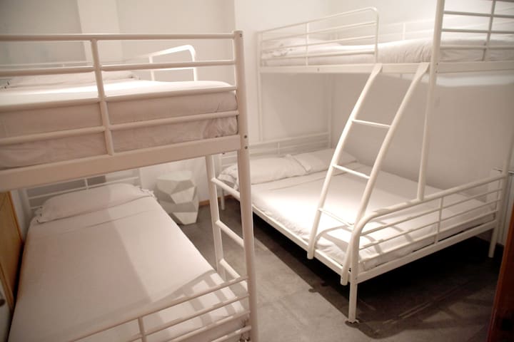 302 Gran Via – Malasaña gallery image 4