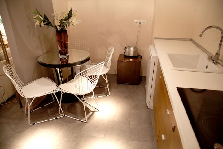 302 Gran Via – Malasaña gallery image 5