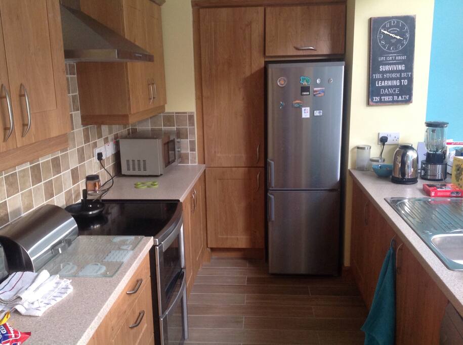 Kitchen, guests may use the kitchen to cook at any time