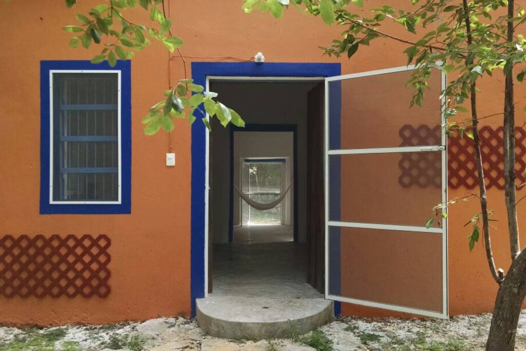 Entrada. Capacidad 3 personas