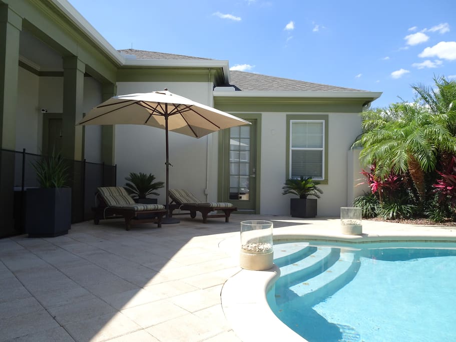 Pool house and pool