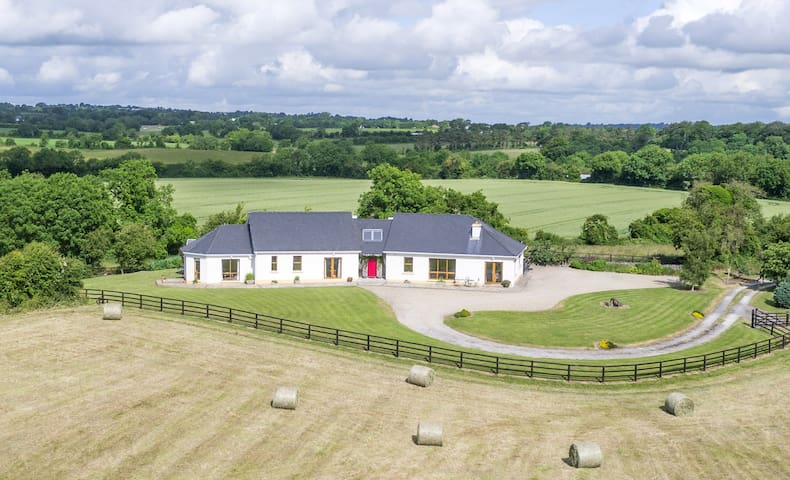 Tobergregan is in the Electoral Division of Garristown, in Civil Parish of Garristown, in the Barony of Balrothery West, in the County of Dublin. The Irish name for Tobergregan Townland, Co. Dublin - tonyshirley.co.uk