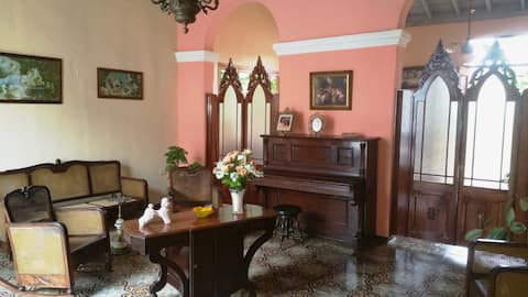 3 BEDROOMS
RICHARD'S HOUSE