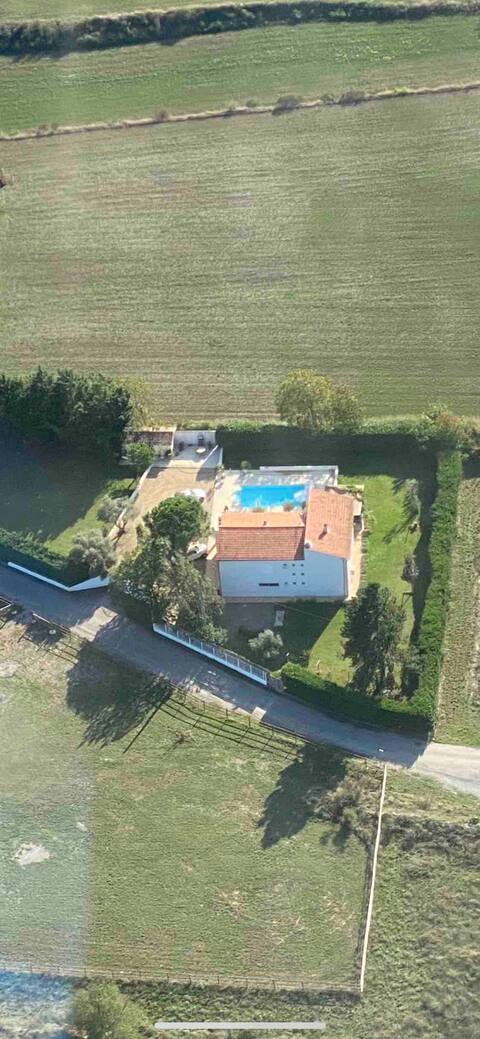Mas ,5 CH air conditioning,Pool,Quiet,Securitas
13000 M2