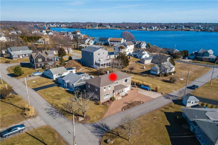Coastal Narragansett Home – Your Happy Place!