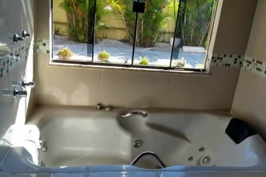 hidromassagem para você relaxar e se sentir renovada. grátis
