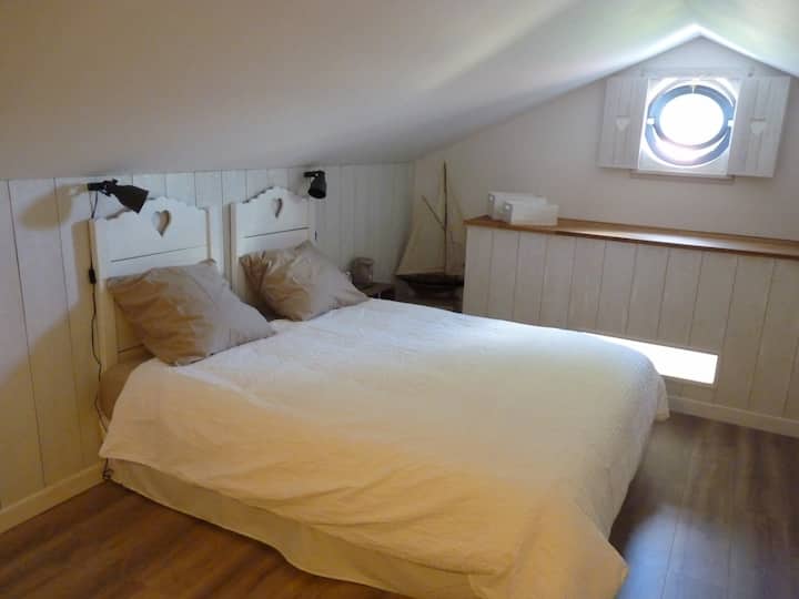 Mundësia e ndarjes në dy krevate 80 cm