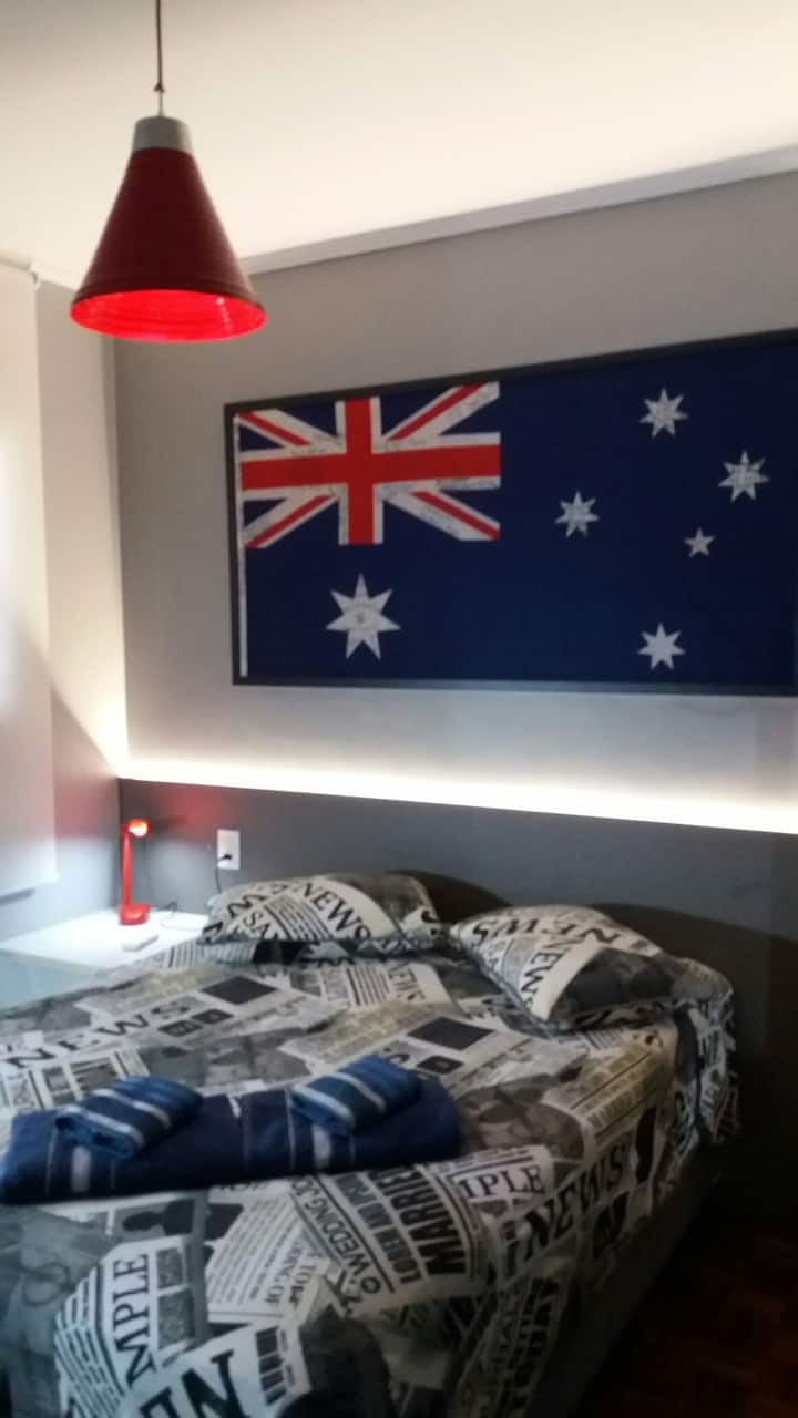 Mwonekano wa ndani wa chumba. Kitanda cha watu wawili 1.38 x 1.88