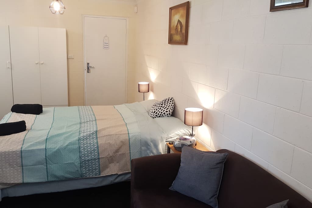 Entrance and Queen bed