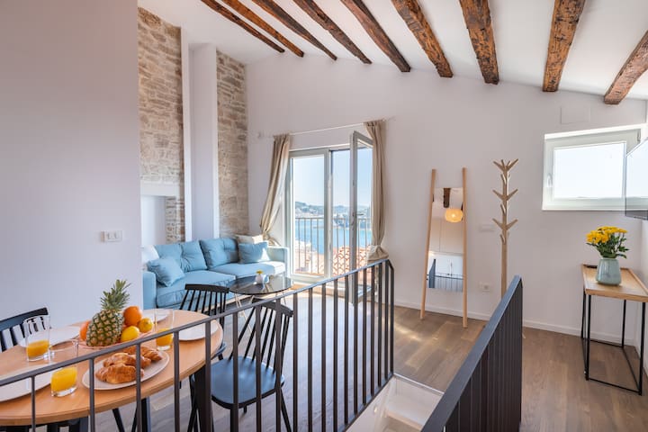 Stylish Seaview Apartment in Rovinj Old Town