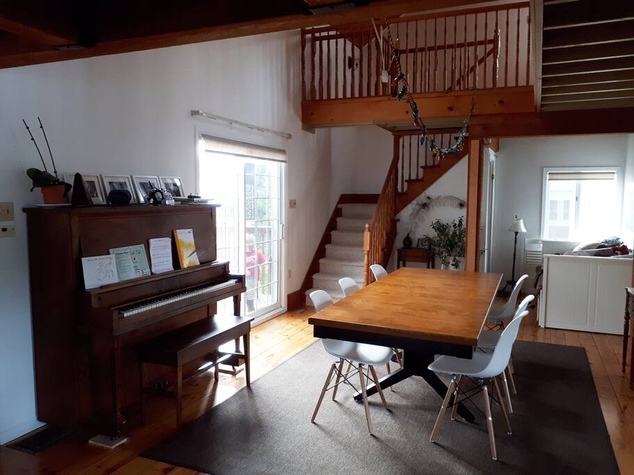 Dining room and day bed nook