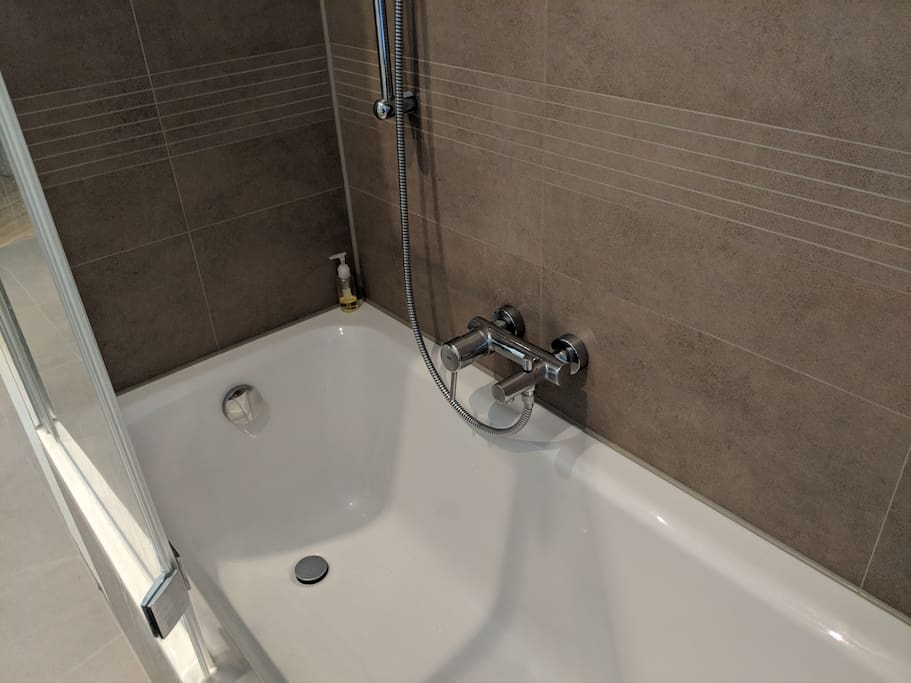 Badewanne im Badezimmer