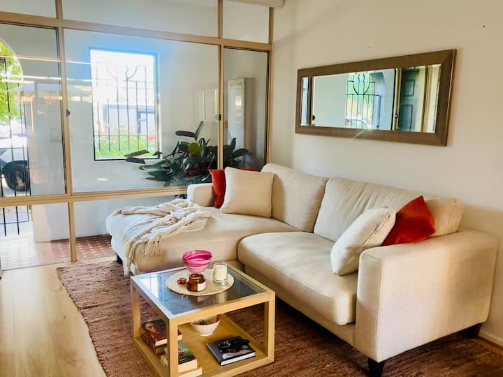 Halifax Home + Free Parking + Wifi & Free City Bus - Adelaide