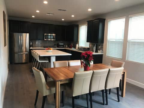 Charming and comfortable 3BR/3BA home in Davis,CA