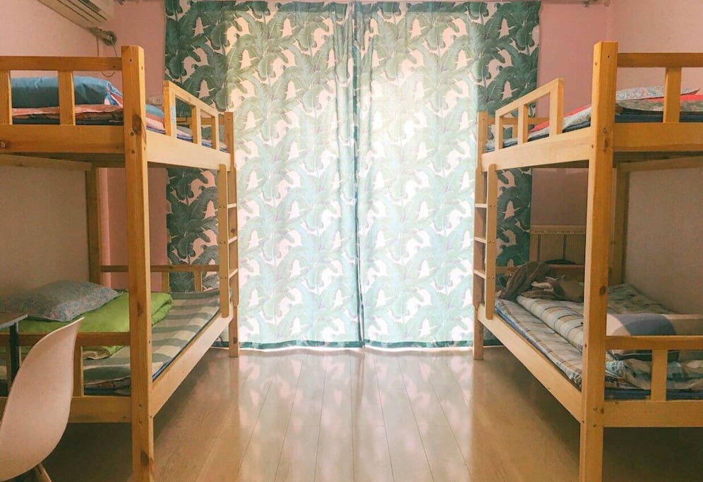 花房姑娘女生床位四人间