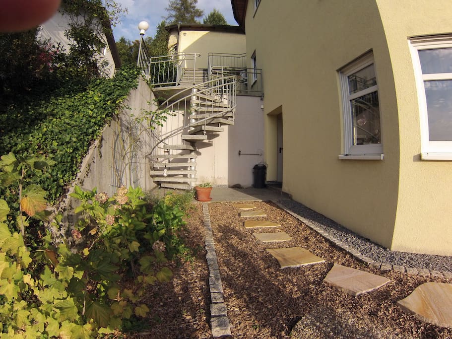 Treppe zur Wohnung / stairway to the apartment